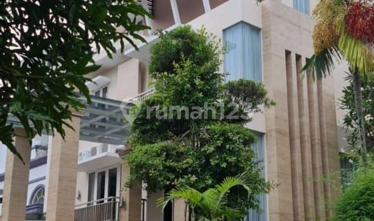 Rumah Keren di Bukit Golf Mediterania - PIK, 4½ Lantai 1