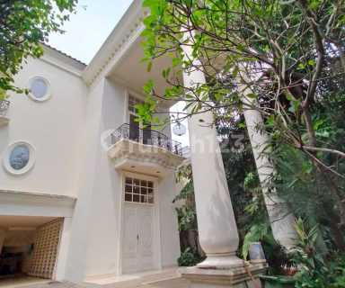 Rumah disewakan di Kemang Dalam Posisi Strategis 1