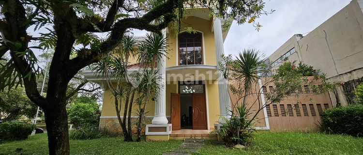 Rumah disewakan di taman giri loka semi furnished siap huni 1