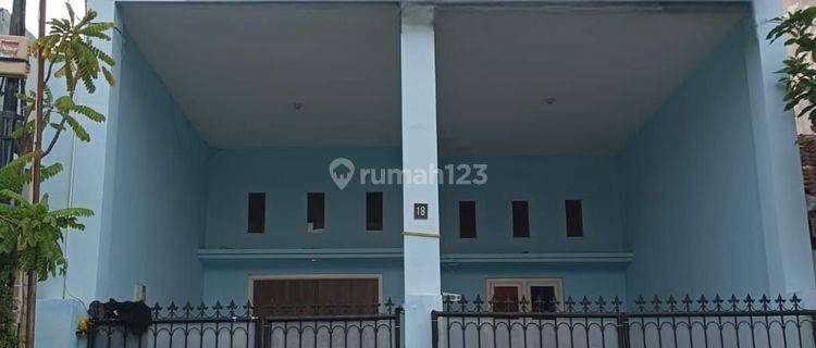 Disewakan Rumah 2lt Bagus Daerah Perak Surabaya 1