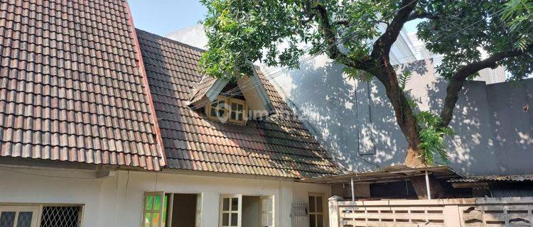 Disewakan Rumah Kolonial 2 Lantai di Gandaria Jakarta Selatan 1