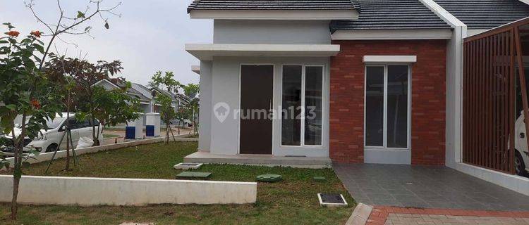 Rumah Baru Hook di Uhouse dekat stasiun Jurangmangu 1