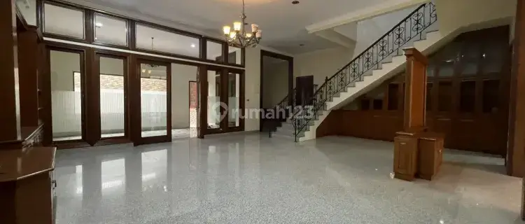 Rumah Mewah Lokasi Strategis Cocok Untuk Kantor Dan Hunian Ak Lp 1