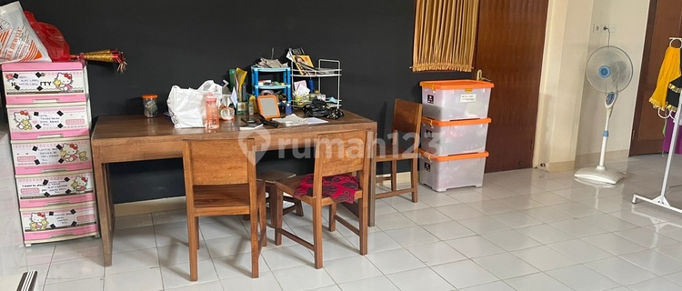 For Rent Fast Strategic 2-Story Shop House in Tabanan on Gunung Salak Street. 1