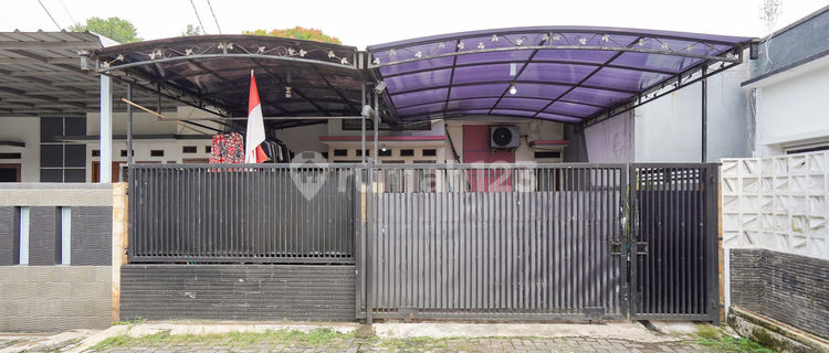 Flood-Free House 10 Minutes to Mitra Keluarga Jatiasih Hospital, Eligible for Mortgage J35653 1