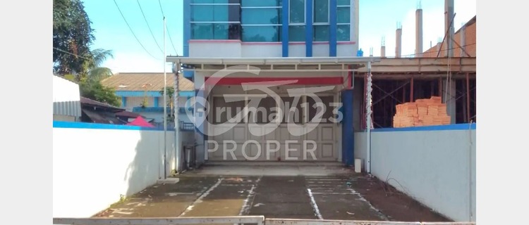 For Sale/Rent Strategic 3-Story Shop House on Jl. H. Agus Salim Sawahan, Padang City, West Sumatra 1