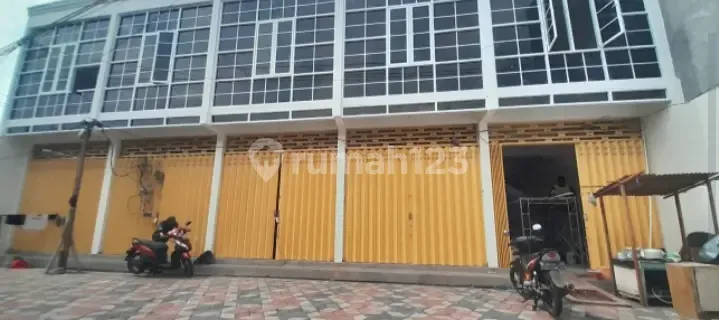 For Sale: 2-Storey Ready-to-Occupy Shop House with HGB in Banyu Urip, Surabaya 1