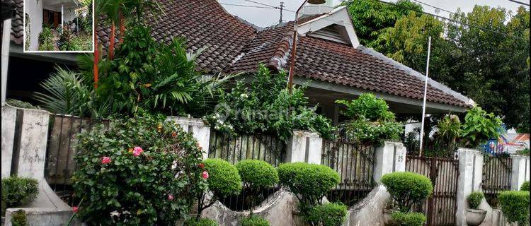 Rumah Jual Bagus Gaya Vintage SHM di Lowokwaru Malang Kota 1