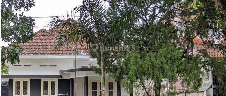 Jual Rumah Gaya Belanda Bagus di Jl. Bromo , Malang 1