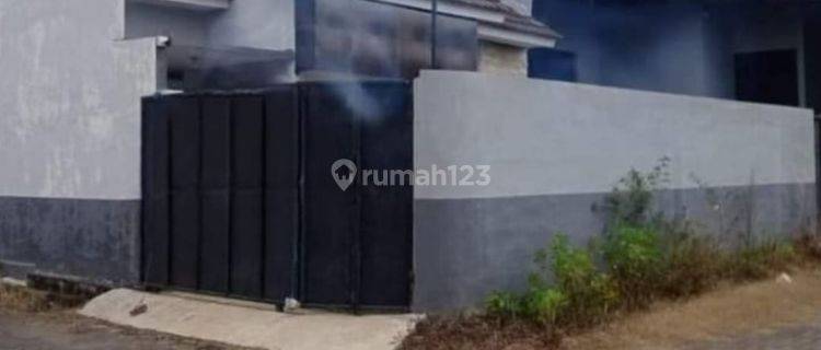 Jual Rumah Bonus Gudang Bagus di Perum Buana Asri, Malang 1