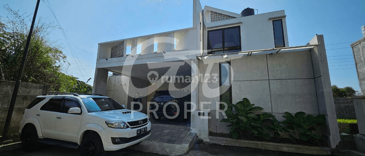 Rumah Mewah Sewakan di Tirtasani Royal Resort Karangploso Malang 1