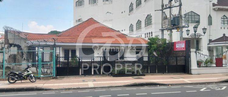 Rumah Dijual di Jl Raya Darmo Surabaya 1