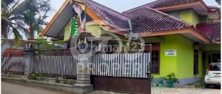 Selling Rukost in Tambakboyo, Ambarawa Area, Semarang, Central Java 1