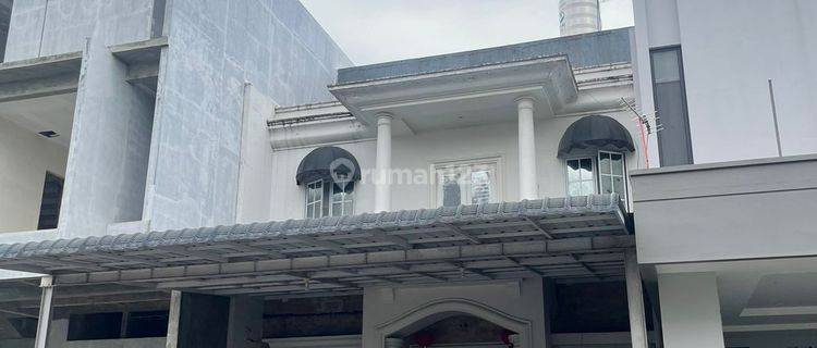 Dijual Rumah Citra Garden 2 Lantai Semi Furnished di Jalan Jamin Ginting, Titi Rantai, Medan 1