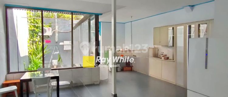 Commercial Shophouse for Business on Main Road in Garut City 1