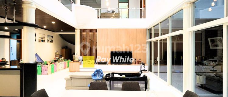 Luxury House in Pasir Luyu, Bandung City 1