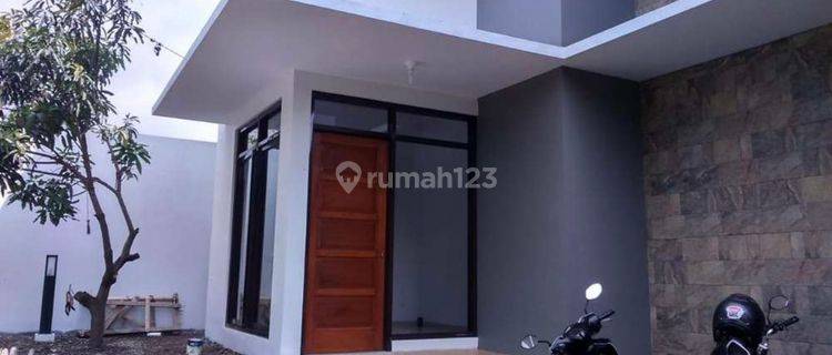 Dijual Cepat Rumah Minimalis Modern Sayap Setra Duta 1
