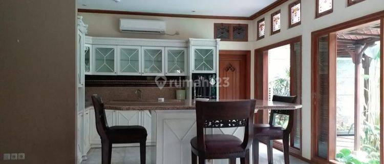 A 2 Storey, 4 Bedroom, Stand Alone House Located In Pondok Indah, Jakarta With 3+1 Bathrooms, 1 Study, A Pool And A Yard. 1