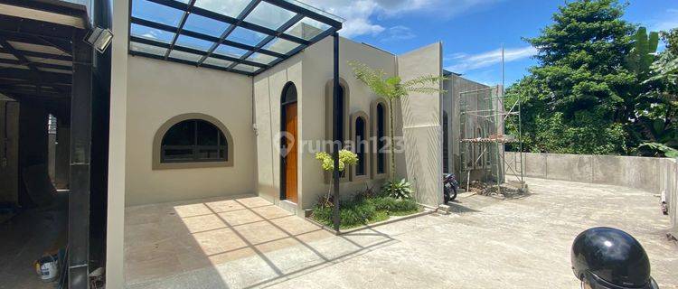 DIJUAL RUMAH FULL FURNISED DI TIMUR PASAR GENTAN, JAKAL KM 10 1