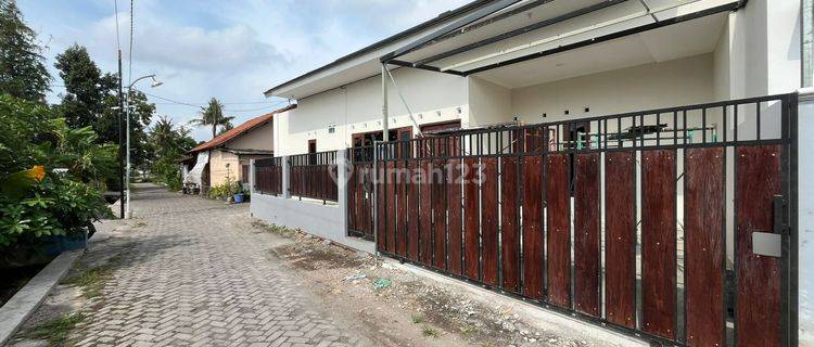 Rumah Luas Full Pagar Dekat Jl Sidomoyo Godean 800JT Nego 1