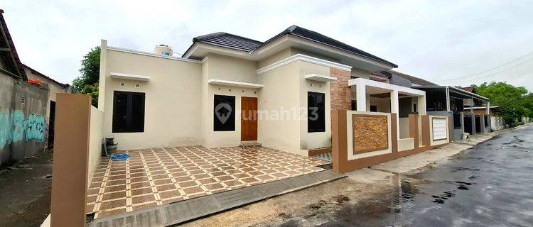 RUMAH SIAP HUNI LUAS DAN STRATEGIS DI SLEMAN TIMUR DEKAT JL TAJEM 1