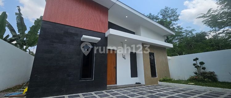Charming Residence in Godean Km 13 — Affordable Price, FREE Kitchen Set & Water Heater! 1