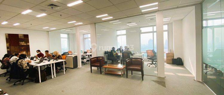 Unit Kantor Furnished di Graha Cimb Niaga 1