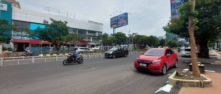 Ruang usaha Pandanaran 1