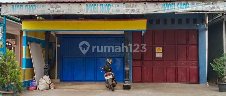 Active Boarding House Bonus Kiosk Near Tingkir Terminal in Salatiga 1