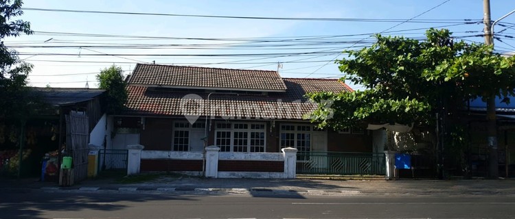 3-Story Business Space in Kedungmundu, Semarang 1