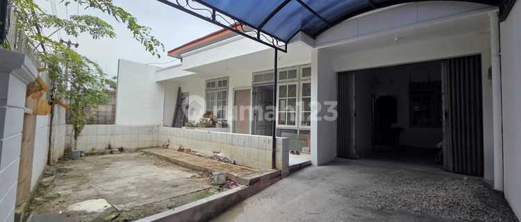 Central City Ready-to-Occupy House in Pekunden, Central Semarang 1
