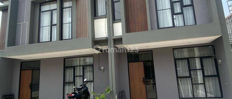 Rumah Mewah 3 Lantai, Termurah di Tanggerang Selatan 1