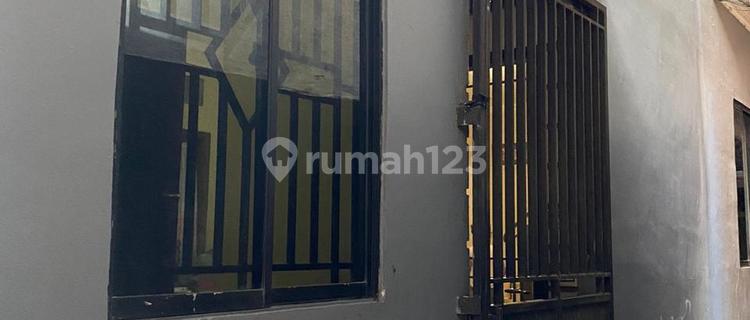 Disewakan Rumah Kampung Janis Pekojan 3 Lantai 1