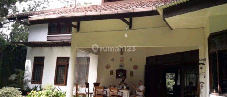 Dijual Rumah Mewah Klasik Siap Huni di Sukasari Bandung 1