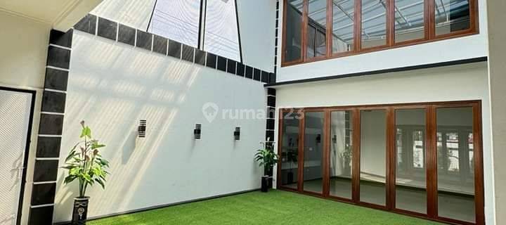 Dijual Rumah Lux Bangunan 2 Lantai Sudah Renovasi Nyaman Terawat Lokasi di Buah Batu Bandung 1