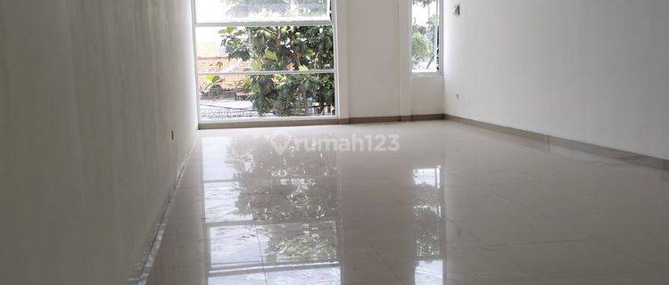 Dijual Ruko 2.5 Lantai Bangunan Nyaman Lokasi Super Strategis di Mainroad Holis, Bandung 1
