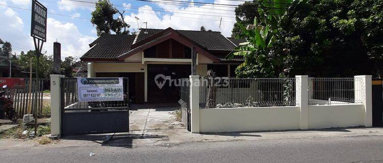 Nn mr 063897 Disewakan Rumah Luas Bagus Cocok Untuk Kantor, Mobil Bisa Simpangan, Lokasi Pinggir Jalan 1