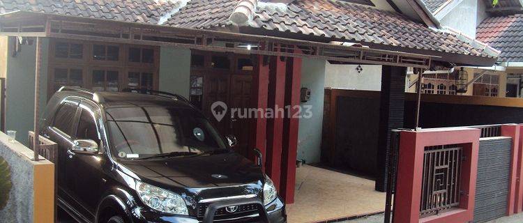 Rumah Bagus 2 Lantai Semi Furnished di Area Ngaglik 1