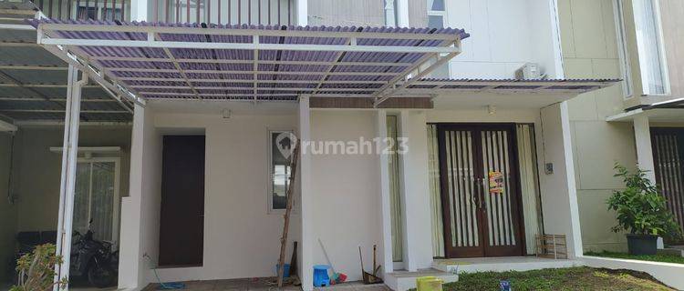 Disewakan Rumah Cantik 2lt Furnished Dalam Perum Depok Dekat Ugm,uny,upn,pakuwon Mall  1