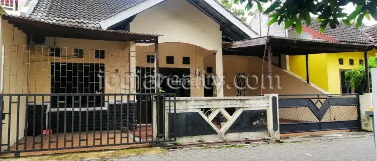 Rumah disewakan Jogja dalam perumahan dekat Kota Yogyakarta di Mayaan Trihanggo Gamping Sleman Yogyakarta 1