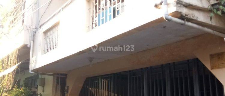 Rumah 2 Lt Dengan Carport di Utan Kayu Matraman Jakarta Siap Huni 1