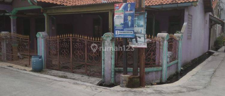 Rumah Hook Besar Dekat Kawasan Industri Karawang Jababeka Murah 1