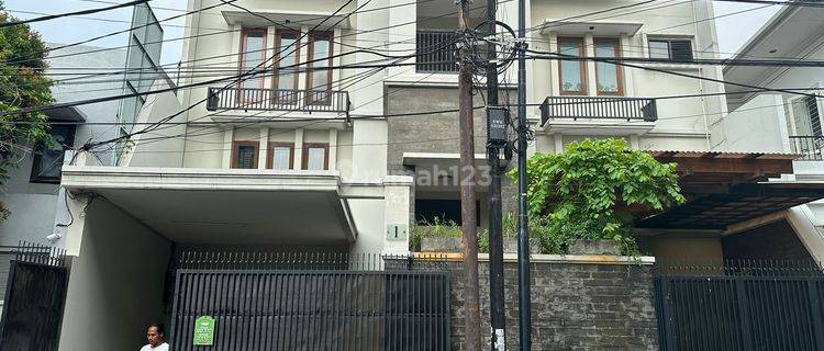 Rumah Senopati Jakarta Selatan 4br With Pool And Big Garage 1