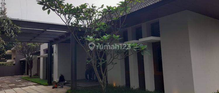 DIJUAL RUMAH MEWAH CIPAGANTI  Bandung 1