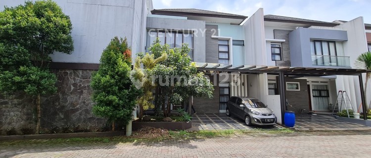 Rumah Nyaman Dan Terawat Di Komplek Setraduta 1