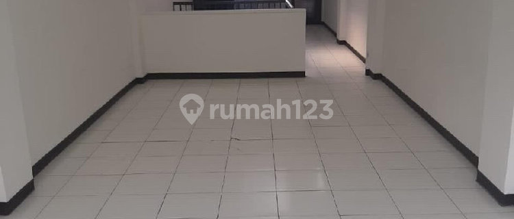 Strategic Ruko on Ahmad Yani Main Road, Suitable for Business 1
