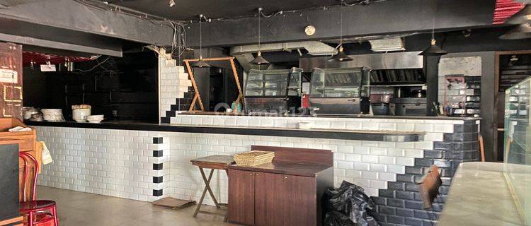 EX bar and cafe di wilayah kemang raya, jakarta selatan 1