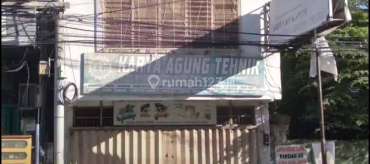 Disewakan Ruko Strategis Jalan Irian Pusat Grosir 1