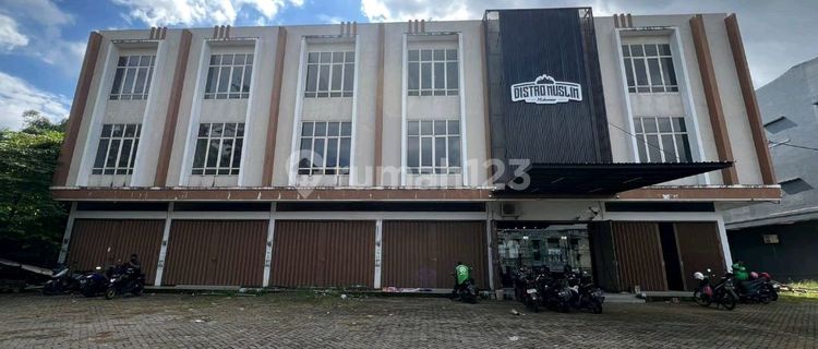For Rent: 4-Unit Shop House on Perintis Kemerdekaan Street 1