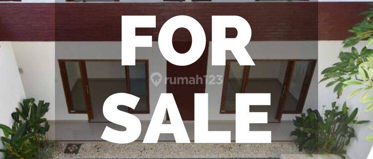 Villa 2 Lantai 4 Kamar Di Jalan Pantai Berawa  1